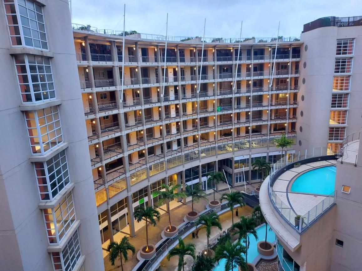 Ocean Sunrise At The Sails - Durban Point Waterfront Exterior foto